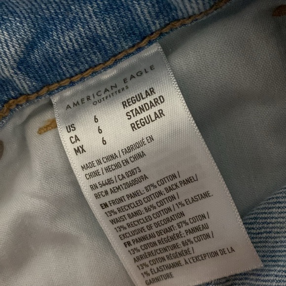 American Eagle Strigid Mom Jean - Picture 2 of 3